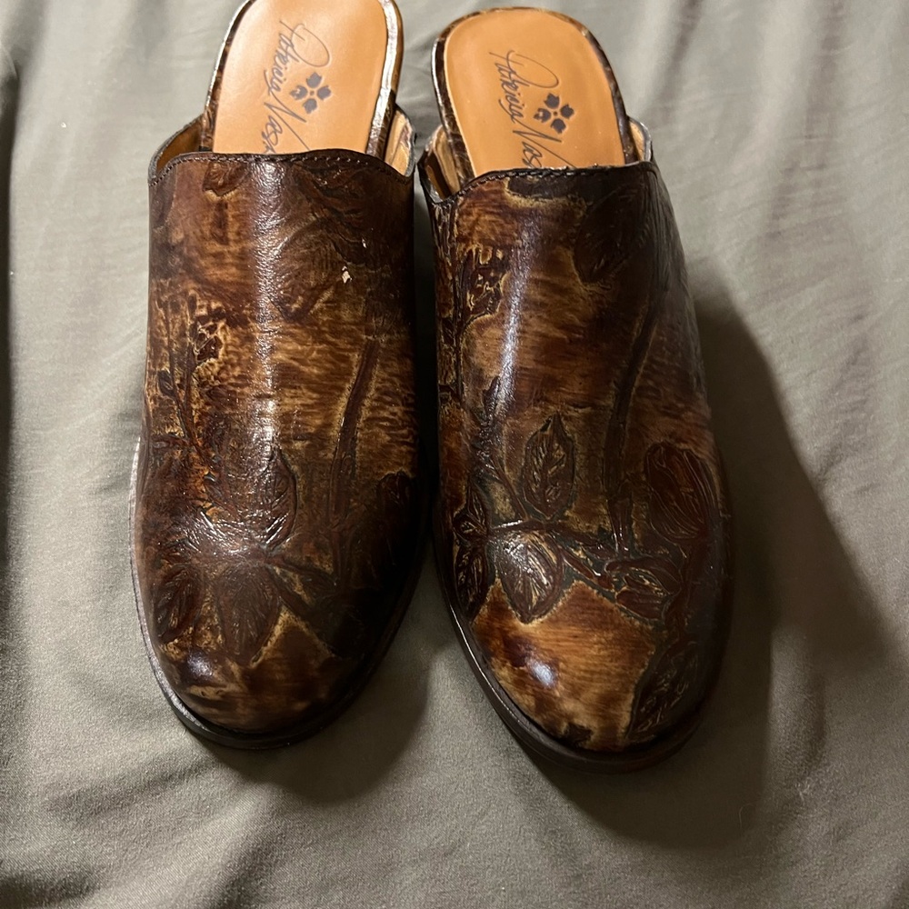 Patricia Nash Mule